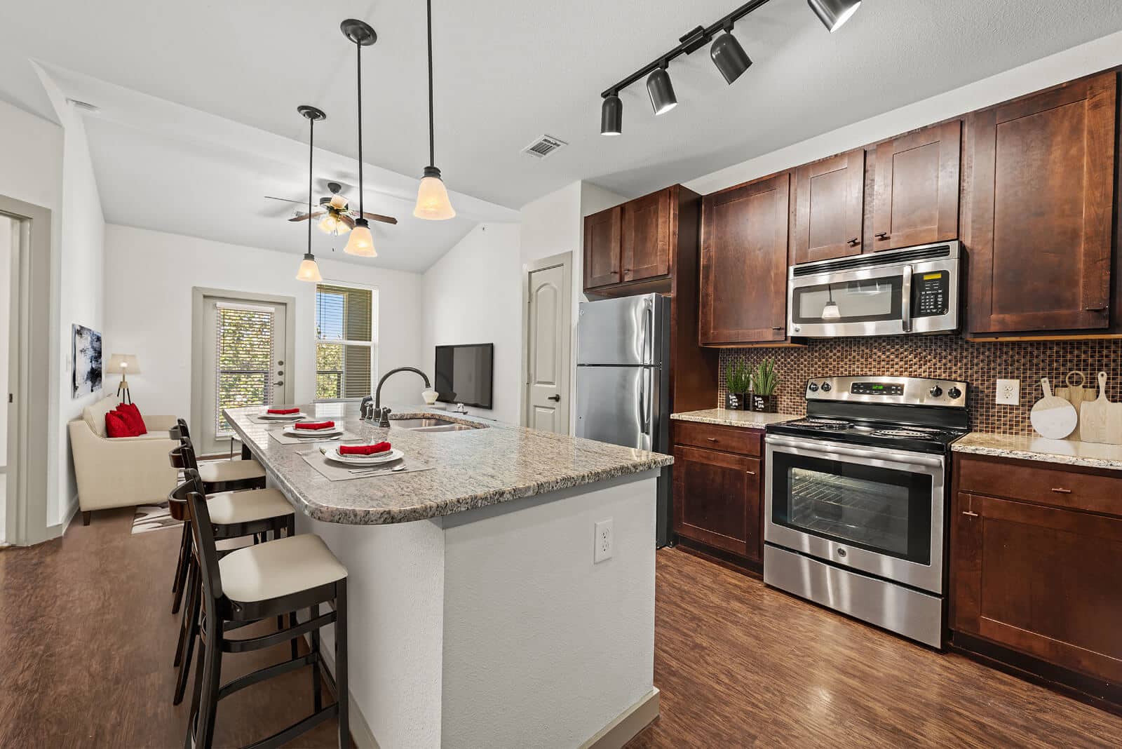 Kitchens built for a chef with designer touches at our Sonterra apartments.